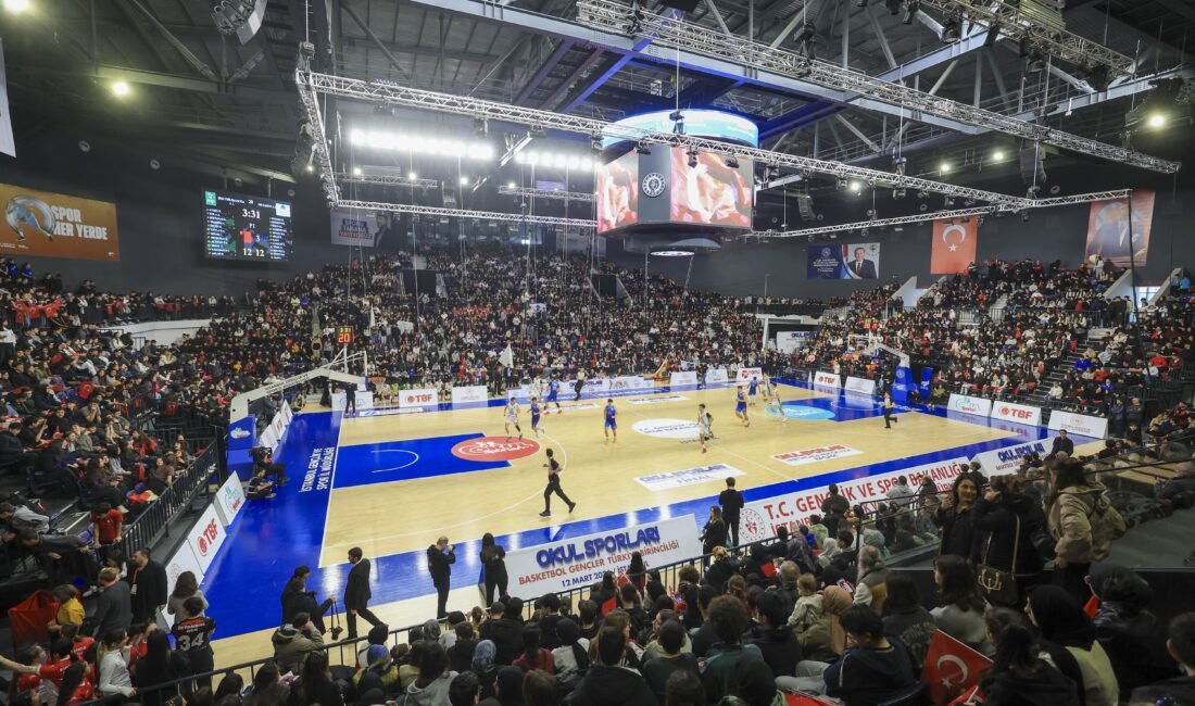 Bakan Bak: Onlar geleceğin 12 Dev Adam'ı İSTANBUL, (DHA)- GENÇLİK