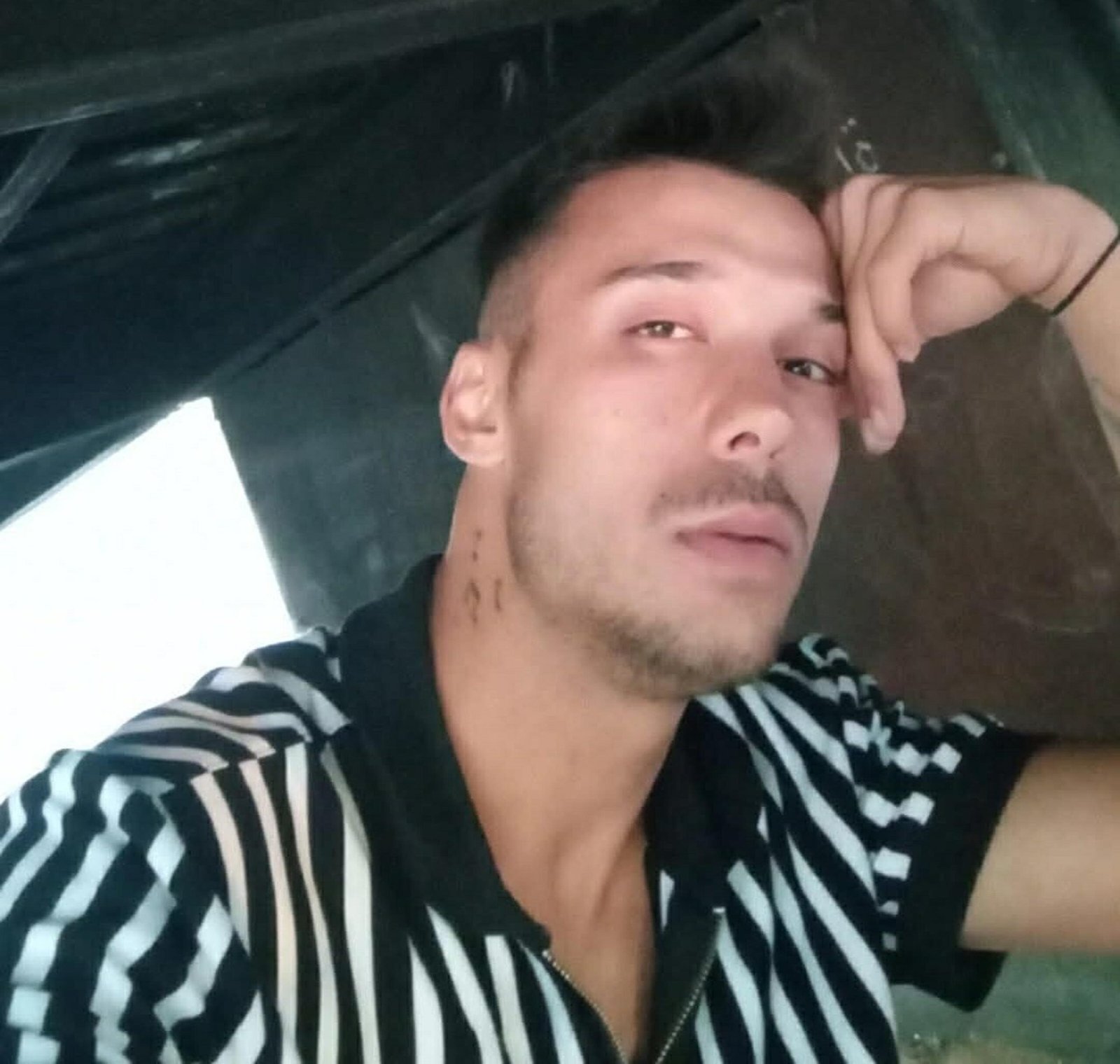 Mustafa İÇ / İZMİR, (DHA) -İZMİR'in Konak ilçesinde önünü kesen