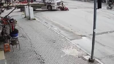 İbrahim EMÜL/OSMANİYE (DHA) – OSMANİYE’de kamyonun çarptığı motosikletin sürücüsü Ahmet