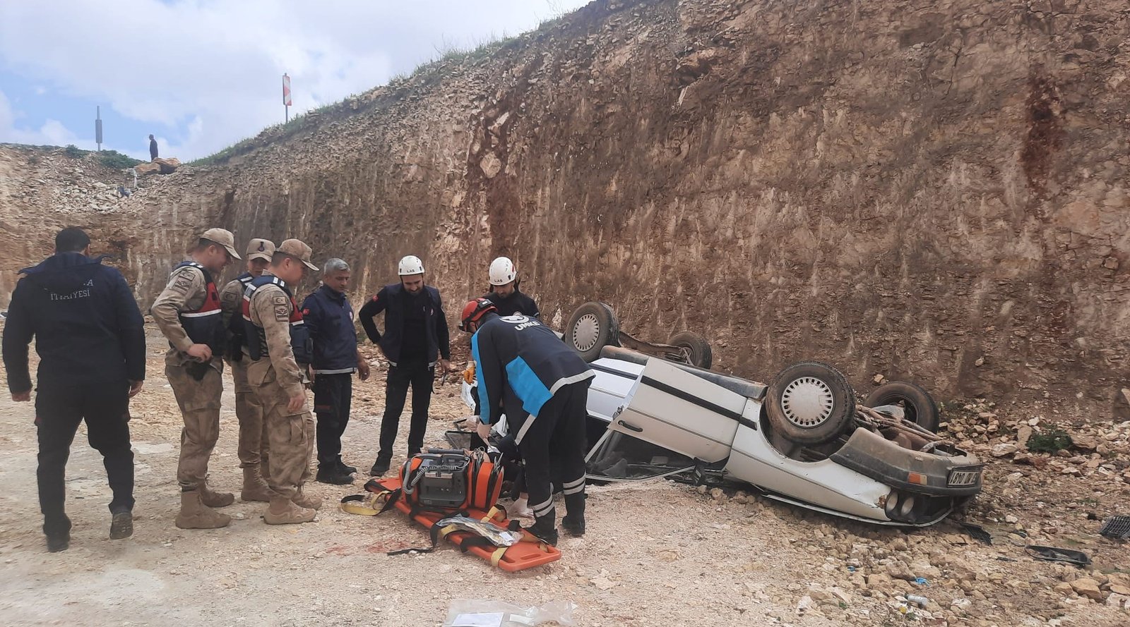 Ömer ŞULUL/ŞANLIURFA, (DHA)- ŞANLIURFA’da yol yapım çalışması nedeniyle açılan yaklaşık