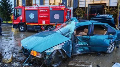 Yavuz YILMAZ/İNEGÖL, (BURSA), (DHA)- Bursa'nın İnegöl ilçesinde yağış nedeniyle kayganlaşan