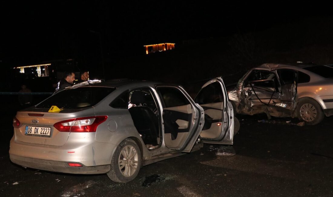 Dursun Murat AYDIN/OLTU (Erzurum), (DHA)- ERZURUM’un Oltu ilçesinde sürücünün kontrolünü