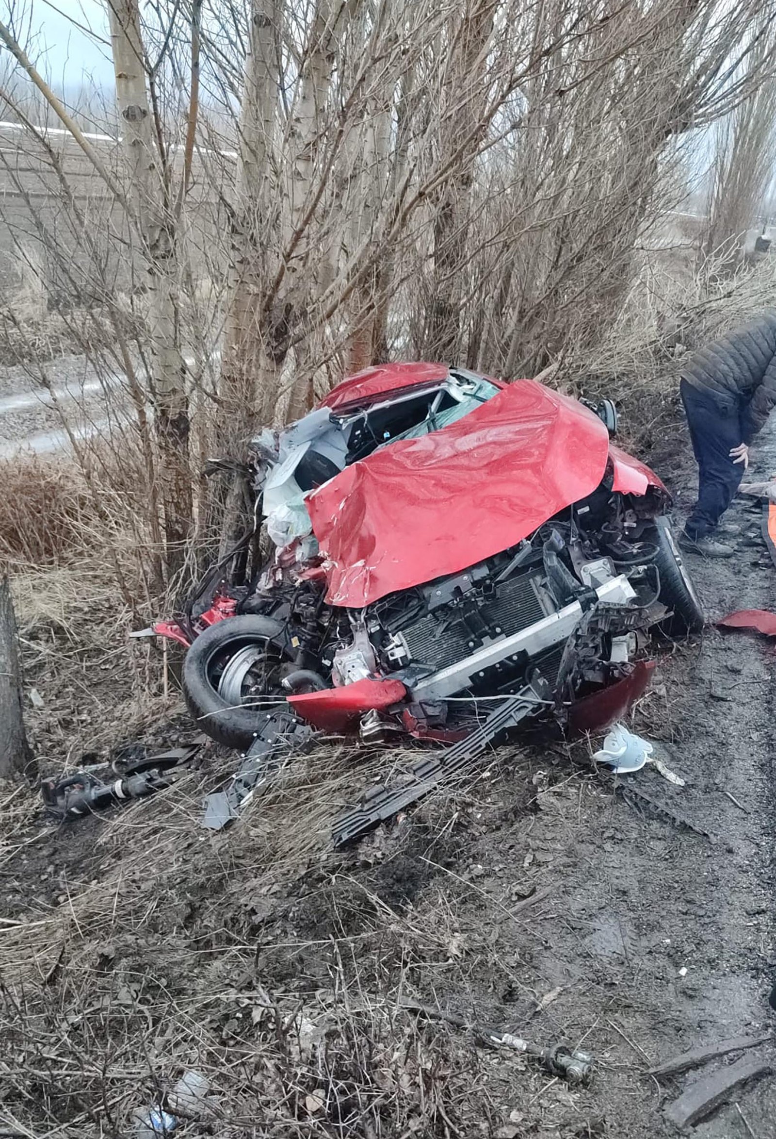Oktay POLAT / ERZURUM, (DHA)- ERZURUM'da sürücüsünün kontrolünü yitirdiği otomobilin