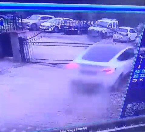 Ardacan UZUN/ İZMİT(Kocaeli), (DHA)- KOCAELİ’nin İzmit ilçesinde yokuştan hızla inen