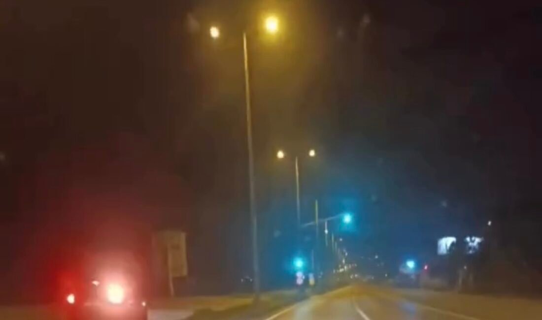 Ayhan ACAR/BARTIN, (DHA)- BARTIN’da ters yönde ilerleyen otomobil, başka bir