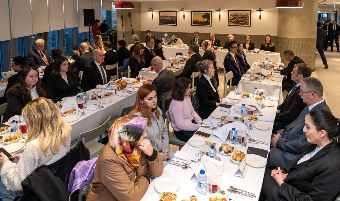 OYAK idaresi, şehit aileleriyle iftar programında bir ortaya geldi İSTANBUL, (DHA)- ORDU Yardımlaşma Kurumu (OYAK), ramazan ayı vesilesiyle İstanbul