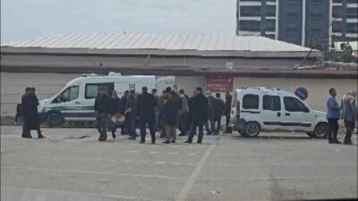 Ömer ŞULUL/ŞANLIURFA, (DHA)- ŞANLIURFA'da evlerinin yakınında oyun oynarken su dolu