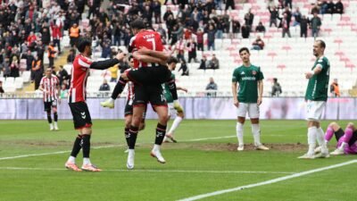 Hüsnü Ümit AVCI/SİVAS, (DHA)- STAT: 4 Eylül HAKEMLER: Direnç Tonusluoğlu,