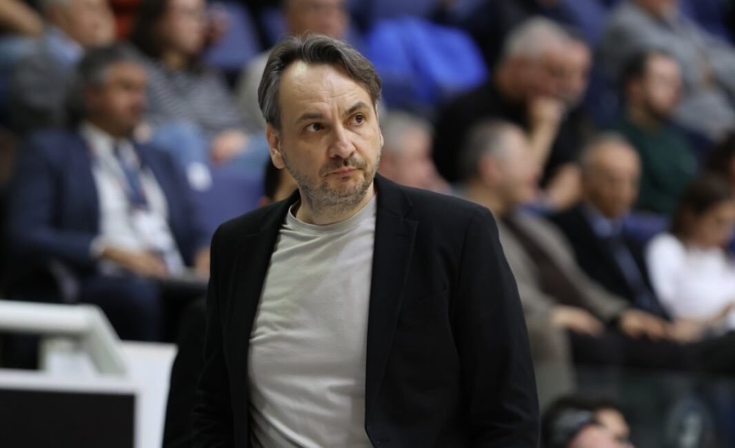 Petkimspor, Denizli’de fren yaptı İZMİR, (DHA)- BASKETBOL Süper Ligi'nde geçen hafta Bursaspor'u yenerek düze
