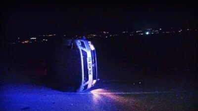 Halil Can ÖZEKER/ÇORUM, (DHA)- ÇORUM'da otomobil ile polis aracının çarpıştığı
