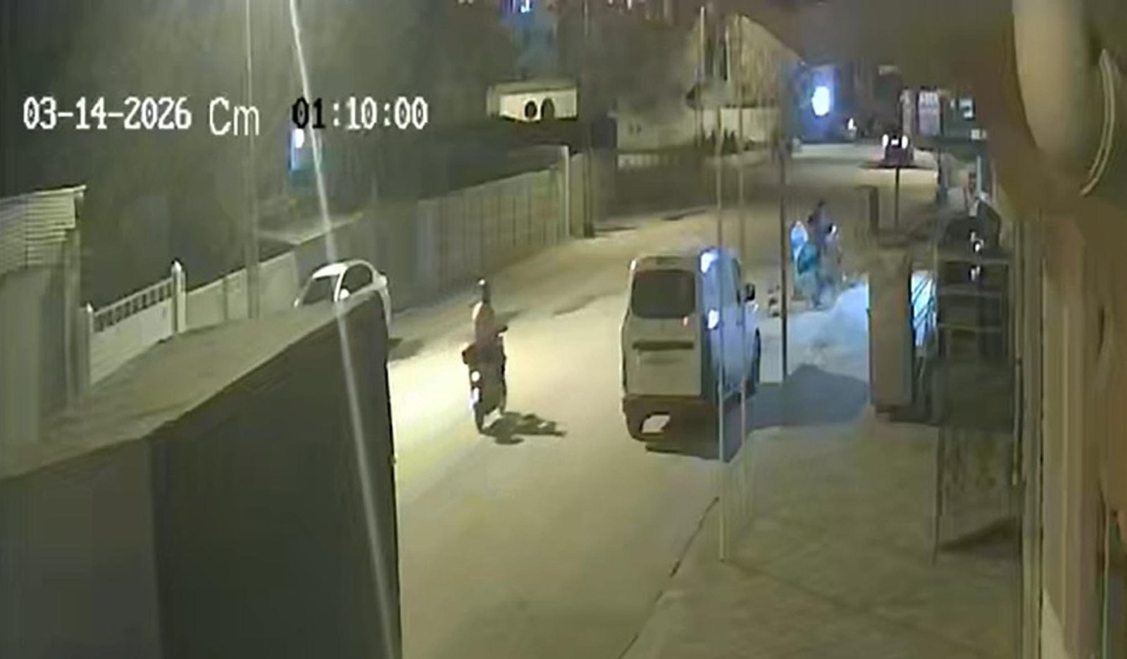 Özkan AYDIN/IĞDIR, (DHA)- IĞDIR’da polisin uygulamasından kaçan sürücü, kullandığı araçla