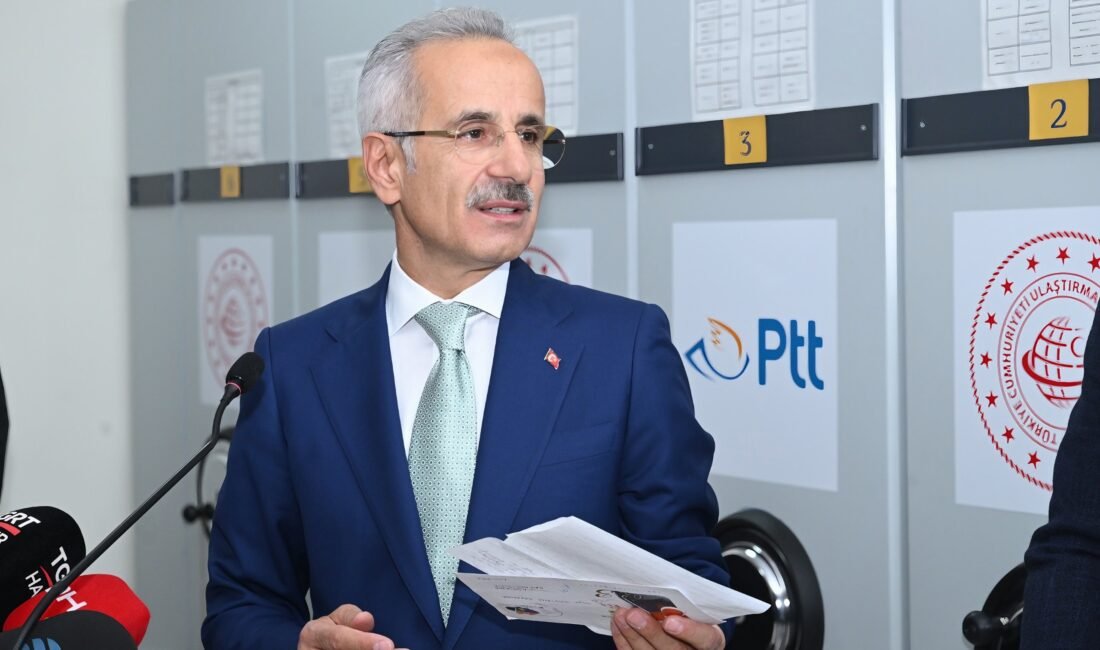 PTT’den bayrama özel tebrik kartı ANKARA, (DHA)- PTT tarafından Ramazan Bayramı'na özel hazırlanan tebrik kartları,