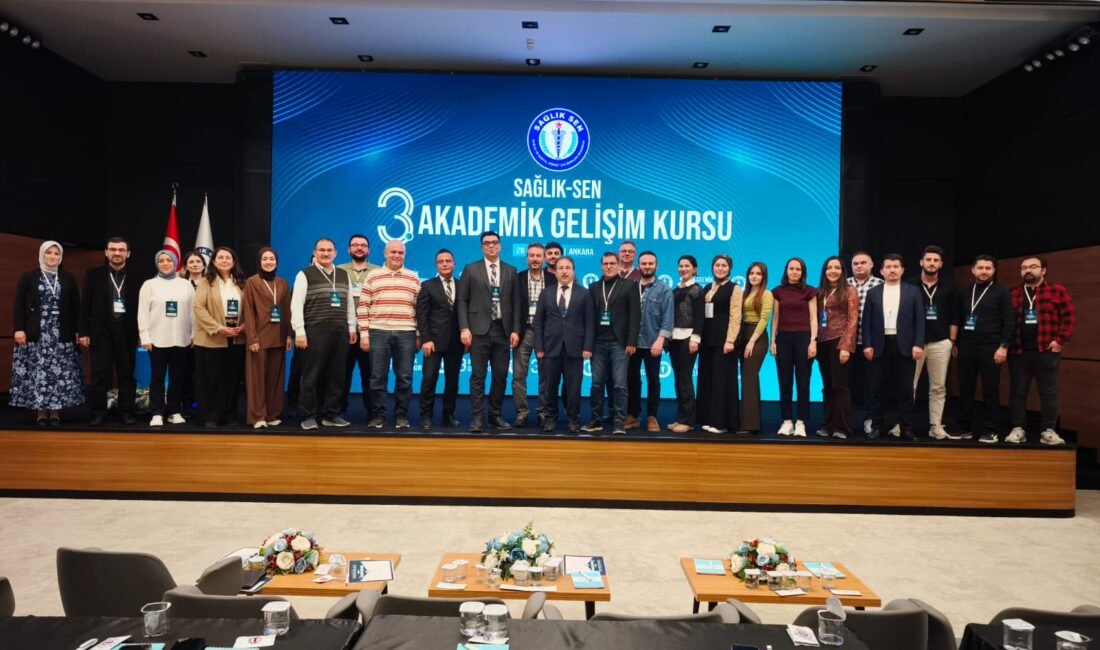 ANKARA, (DHA)- SAĞLIK-Sen Hekim Komisyonu tarafından hazırlanan ‘Akademik Gelişim Kursu’nun