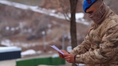 Sekvan KÜDEN/ŞIRNAK, (DHA)- ŞIRNAK’ta vatani görevini sürdüren Mehmetçik, Samsun’da ilkokul