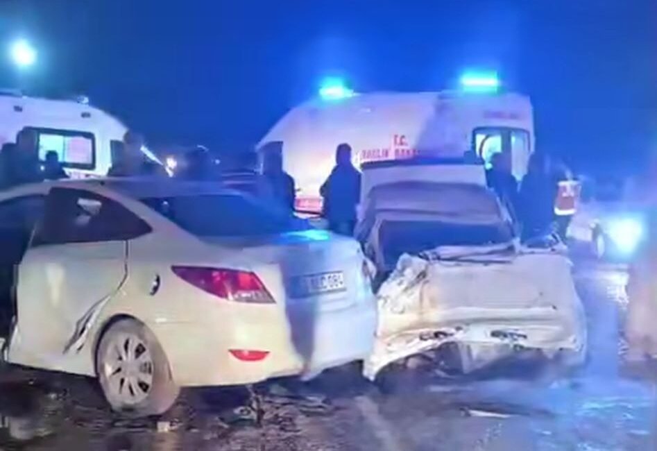 Ali LEYLAK/ŞANLIURFA, (DHA)-ŞANLIURFA'nın Akçakale ve Harran ilçelerinde meydana gelen 2