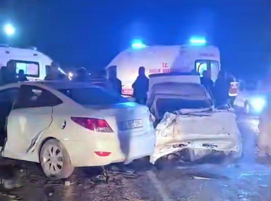 Ali LEYLAK/ŞANLIURFA, (DHA)-ŞANLIURFA'nın Akçakale ve Harran ilçelerinde meydana gelen 2