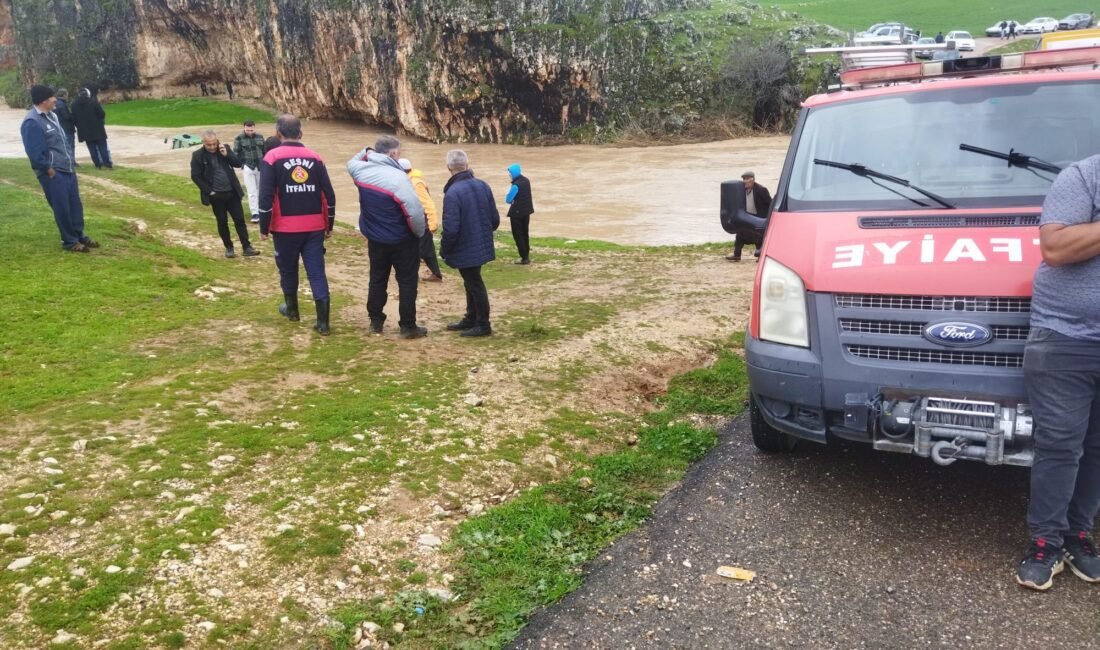 Mustafa ÖNDOĞAN/BESNİ (Adıyaman),(DHA)- ADIYAMAN’ın Besni ilçesinde sel sularına kapılıp, yüzerek