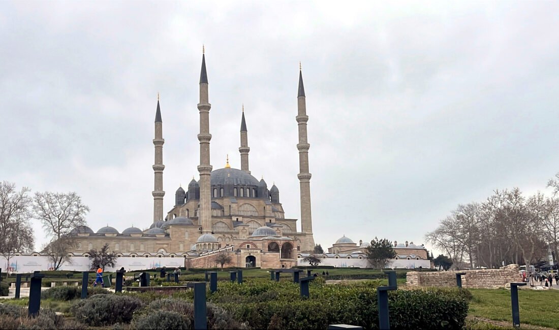 Olgay GÜLER/EDİRNE, (DHA)-EDİRNE'de restorasyonu tamamlanan ve ramazan ayında tam kapasite