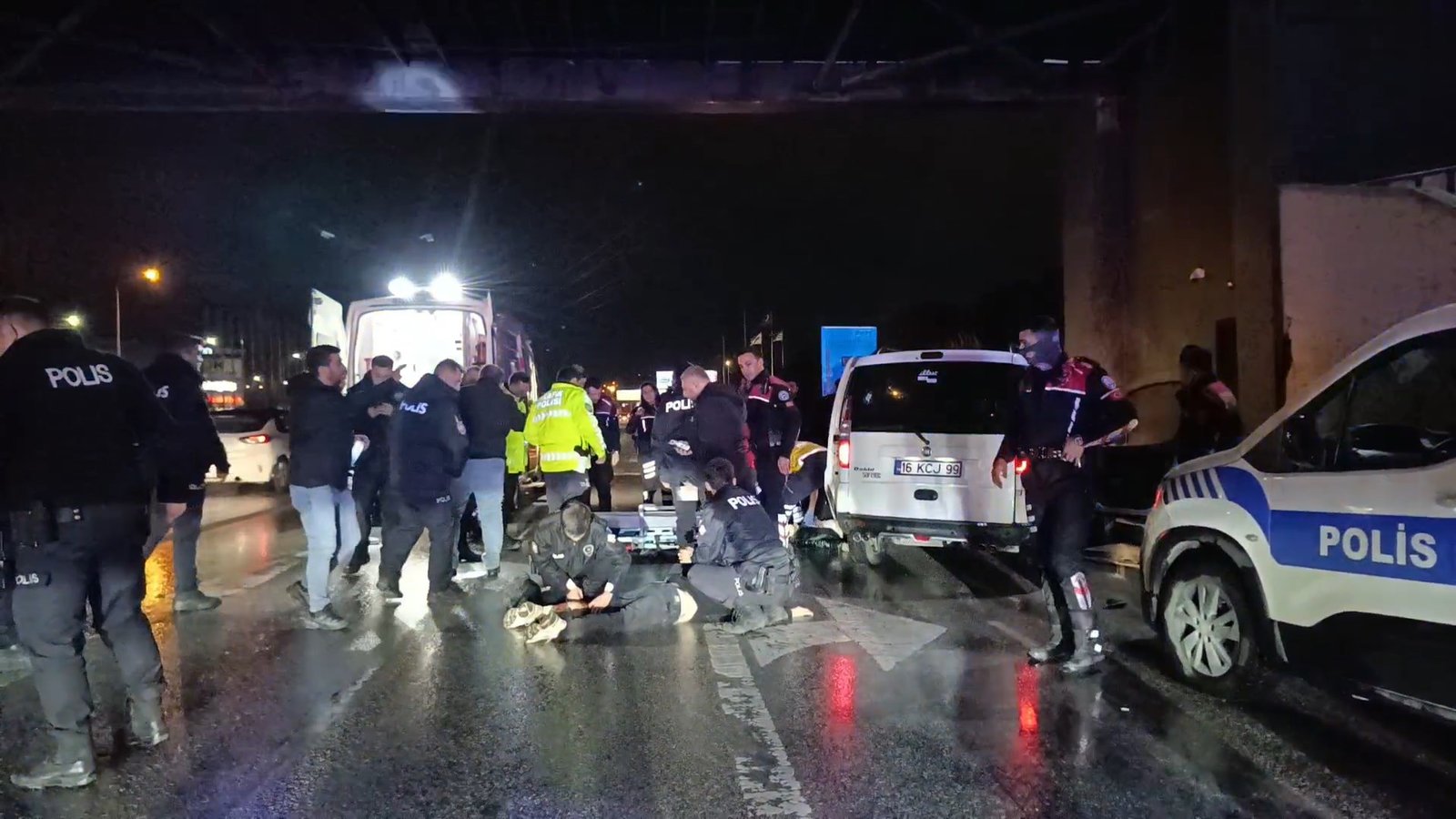 Barış YILMAZ/BURSA, (DHA)- BURSA’da polisin ‘kadına şiddet’ ihbarı üzerine durdurduğu