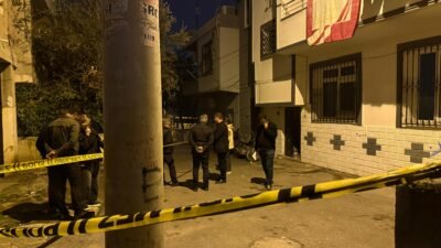 Soner AYDIN/ MERSİN, (DHA)- MERSİN'de iki kişi arasında sokakta çıkan