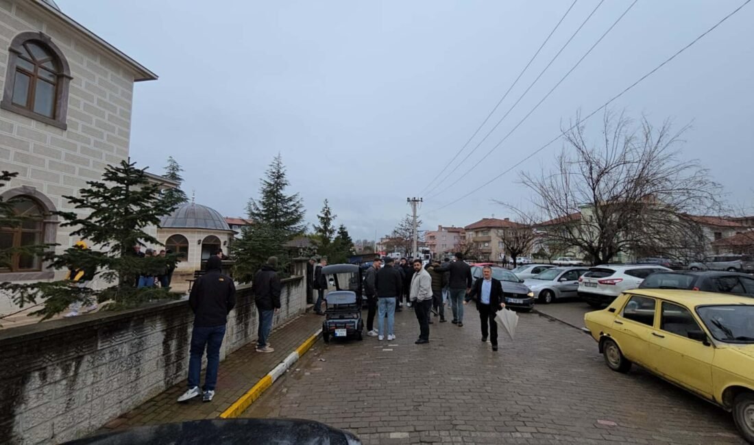 Kadriye SEYMAN/SINDIRGI, (Balıkesir), (DHA)- BALIKESİR'in Sındırgı ilçesinde Richter ölçeğine göre