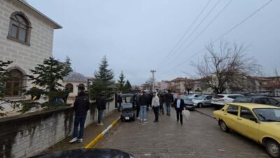Kadriye SEYMAN/SINDIRGI, (Balıkesir), (DHA)- BALIKESİR'in Sındırgı ilçesinde Richter ölçeğine göre