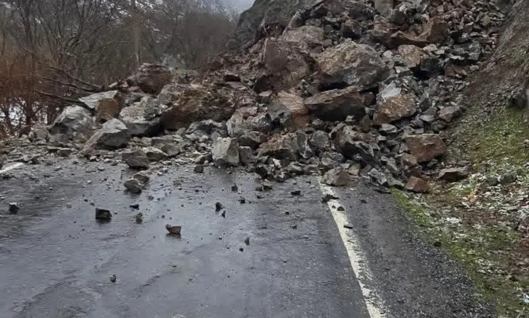 Sekvan KÜDEN/BEYTÜŞŞEBAP (Şırnak), (DHA)- ŞIRNAK'ın Beytüşşebap ilçesinde etkili olan yağışların