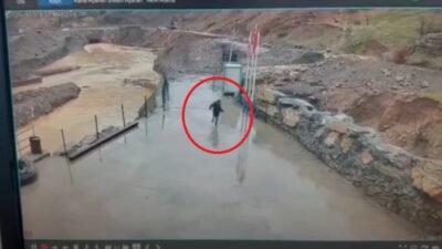 Sekvan KÜDEN/ULUDERE (Şırnak), (DHA)- ŞIRNAK’ın Uludere ilçesindeki selde, bir inşaat
