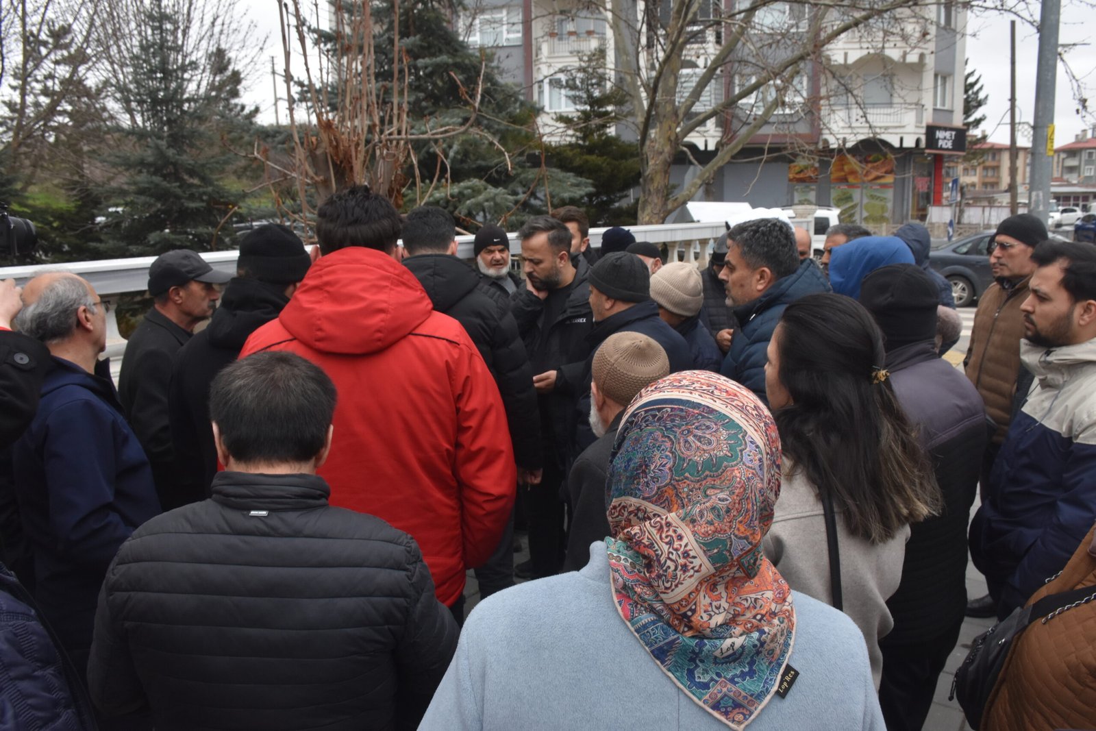 Hüsnü Ümit AVCI/SİVAS, (DHA)- SİVAS'ta N.T. tarafından umre vaadiyle dolandırıldıklarını