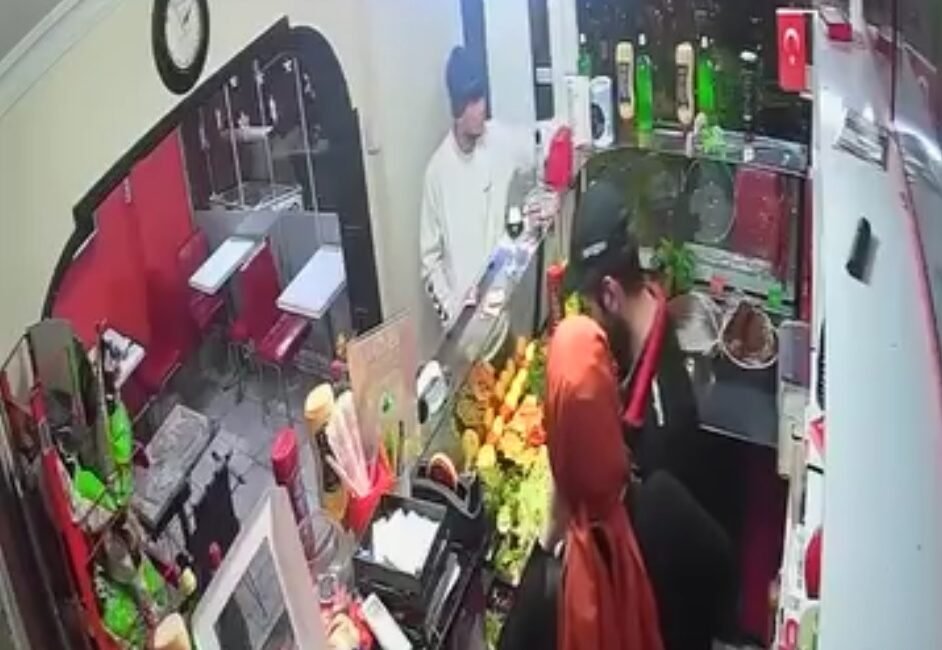 Serhat YILMAZ/ADAPAZARI (Sakarya), (DHA)- SAKARYA’nın Adapazarı ilçesinde bozuk paraları bütünletme