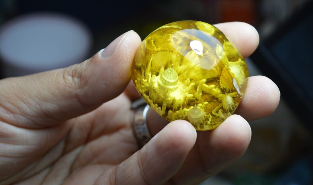 Salih KESKİN/MARDİN, (DHA)- MARDİN’de ‘Sofi Usta’ olarak tanınan minyatür sanatçısı