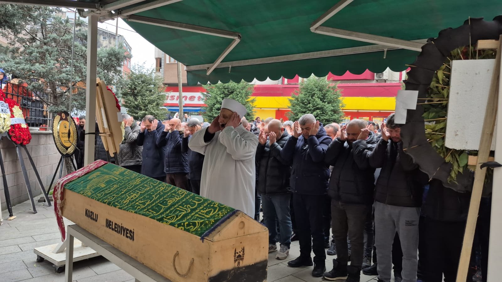 Öznur GÜNEŞ/ ZONGULDAK, (DHA)- ZONGULDAK’ta bir spor salonunda antrenman yaparken