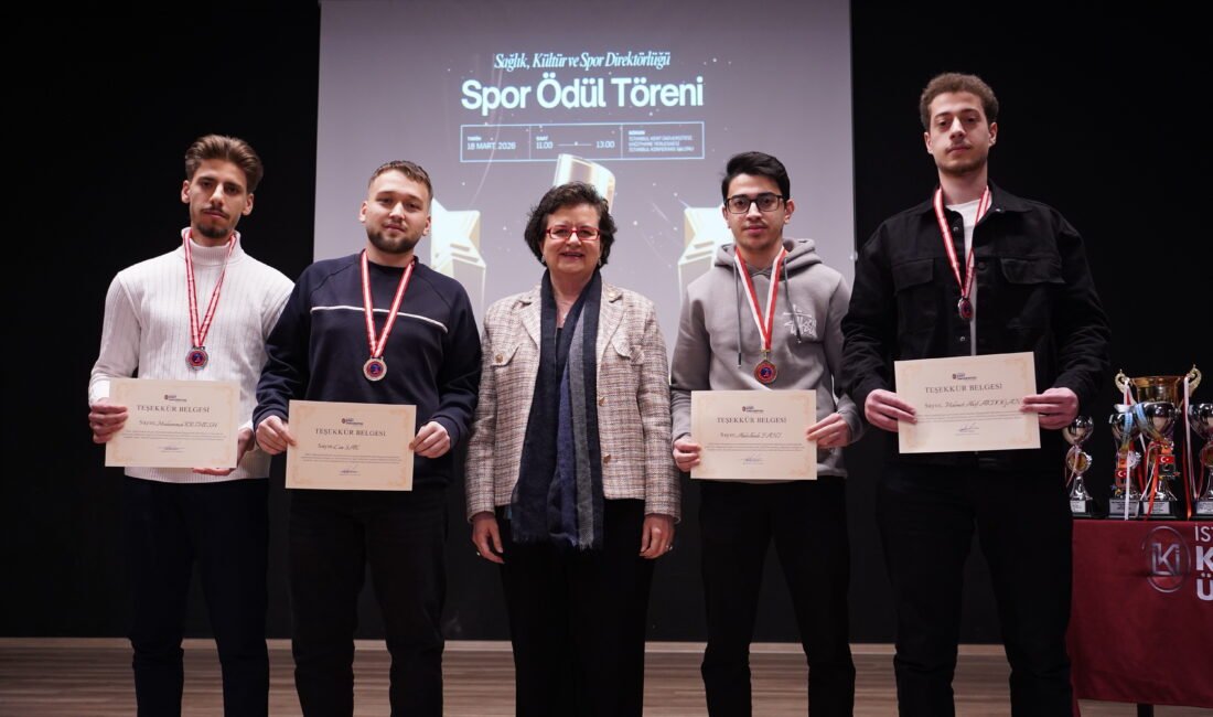 Sporda derece kazanan öğrenciler için ödül töreni düzenlendi İSTANBUL, (DHA)- İSTANBUL Kent Üniversitesi, öğrencilerinin spor alanındaki başarılarını ödüllendirmek