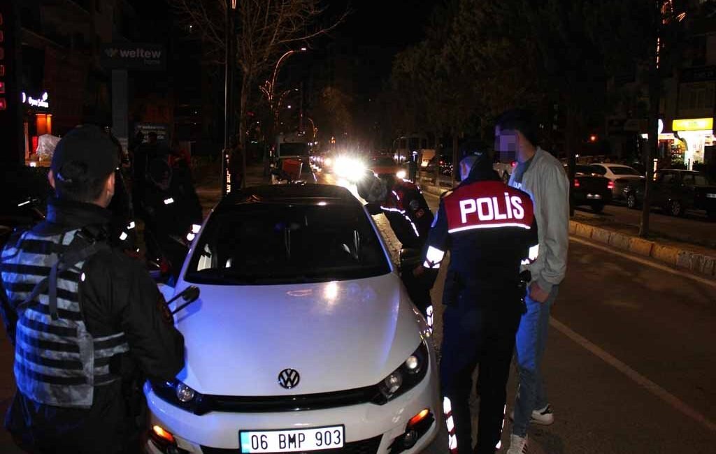 Erkan ALTUNTAŞ/AKSARAY, (DHA)- AKSARAY'da stajyer ehliyeti ile araç kullanan Alican