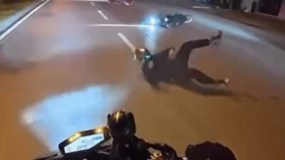 Erkan UYSAL/ALANYA (Antalya), (DHA)- ANTALYA'nın Alanya ilçesinde motosikleti ile tek