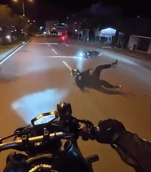 Erkan UYSAL/ALANYA (Antalya), (DHA)- ANTALYA'nın Alanya ilçesinde motosikleti ile tek