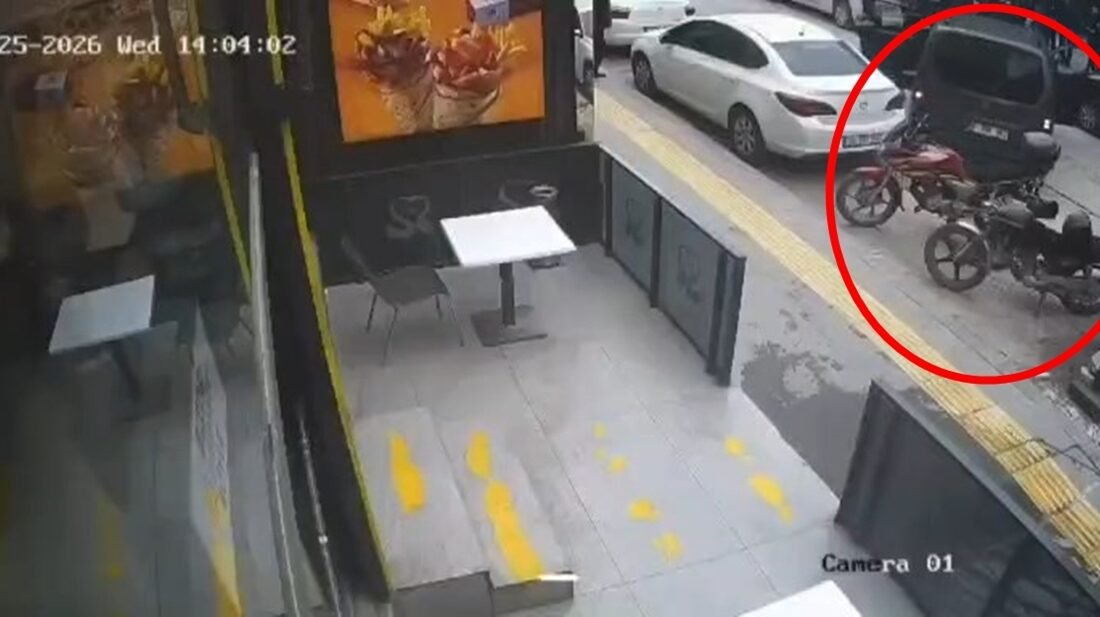 Salih KESKİN/MARDİN, (DHA)- MARDİN’in Artuklu ilçesinde sürücüsünün park etmek isterken