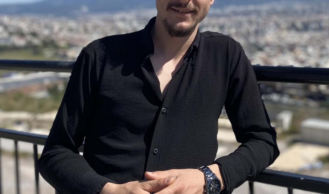 Takla atan otomobilin sürücüsü öldü Hasan YİĞEN/KULA (Manisa), (DHA)-MANİSA'nın Kula ilçesinde yağışlı havanın etkisiyle kayganlaşan