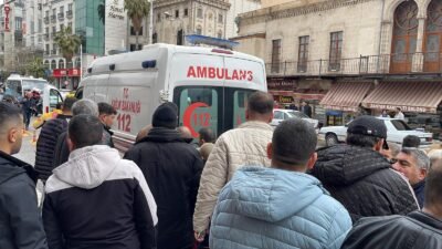 Ali LEYLAK/ŞANLIURFA, (DHA)- ŞANLIURFA’da yüzüne tıbbi maske takan Mehmet Kendirci