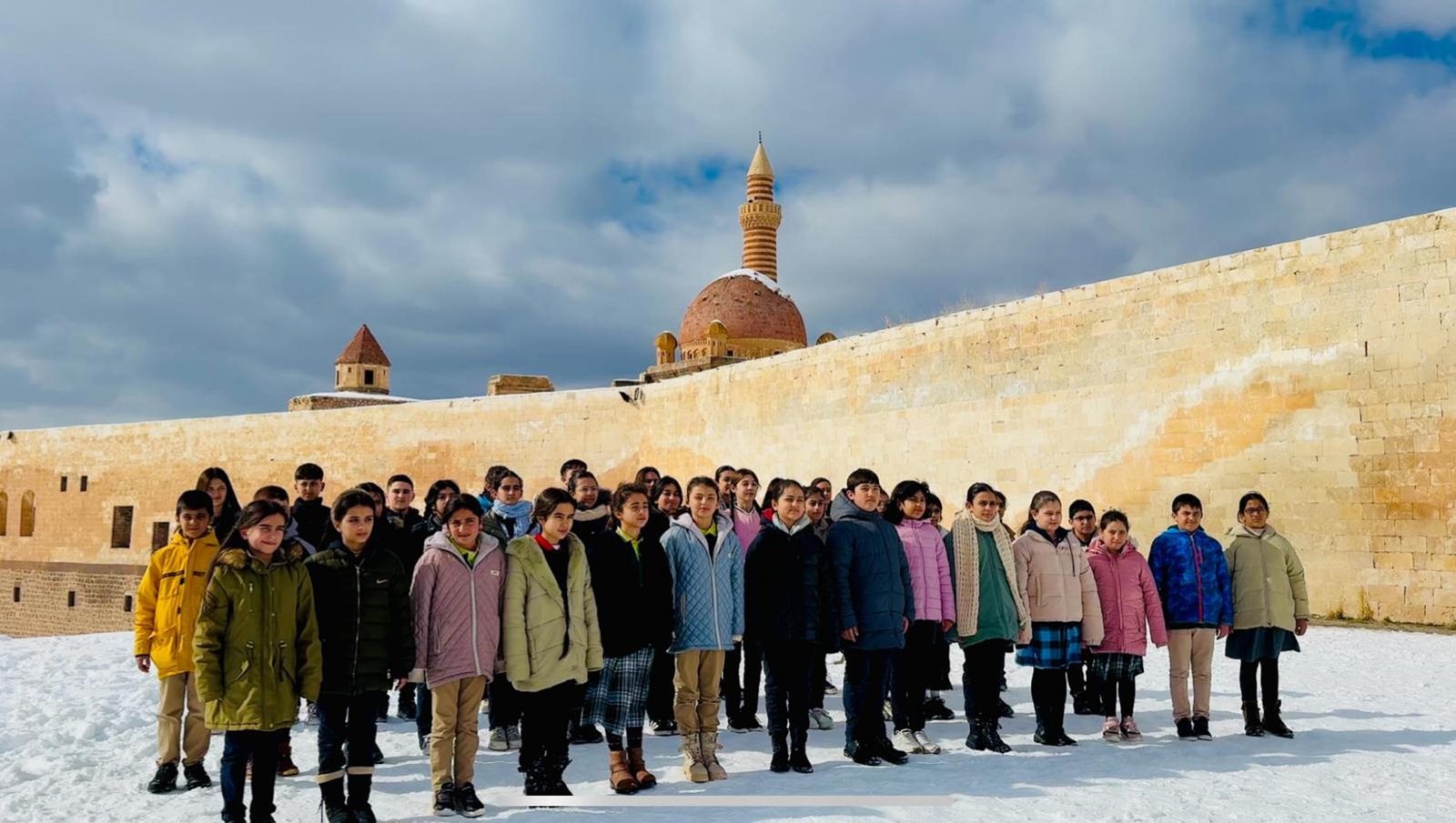 DOĞUBAYAZIT (Ağrı), (DHA)- AĞRI'nın Doğubayazıt ilçesindeki müzik öğretmenleri, 'Maarifin Kalbinde