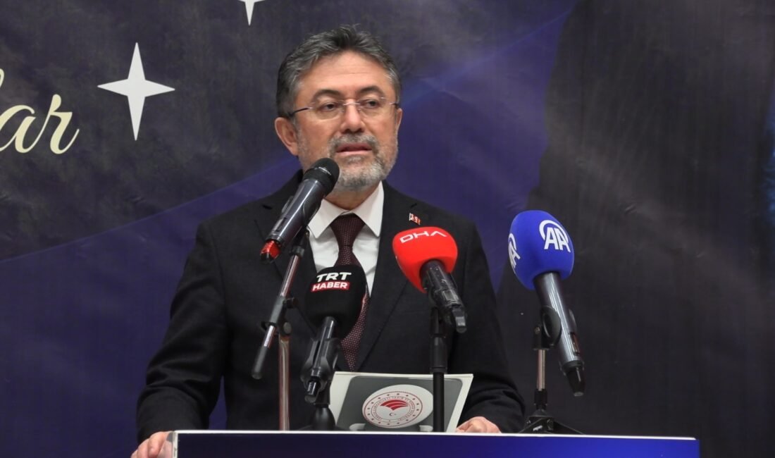 Tarım ve Orman Bakanı Yumaklı: Gübre stoklarımızda herhangi bir problem yok (2) İFTAR PROGRAMINA KATILDI Gümüşhane'de sektör temsilcileriyle buluşmasının ardından AK Parti