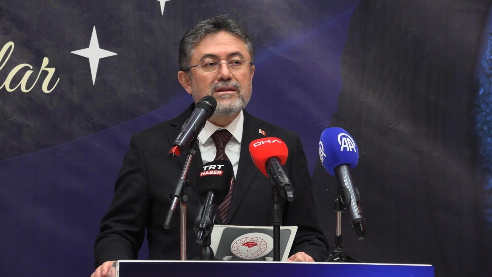 İFTAR PROGRAMINA KATILDI Gümüşhane'de sektör temsilcileriyle buluşmasının ardından AK Parti