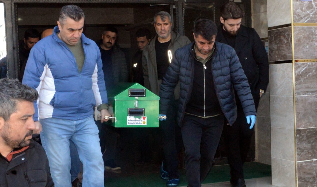 Tartıştığı babasını boğazını keserek öldürdü Ömer KOÇ/KAHRAMANMARAŞ, (DHA)- KAHRAMANMARAŞ'ta Muhammet Ali Köşker (26), tartıştığı babası