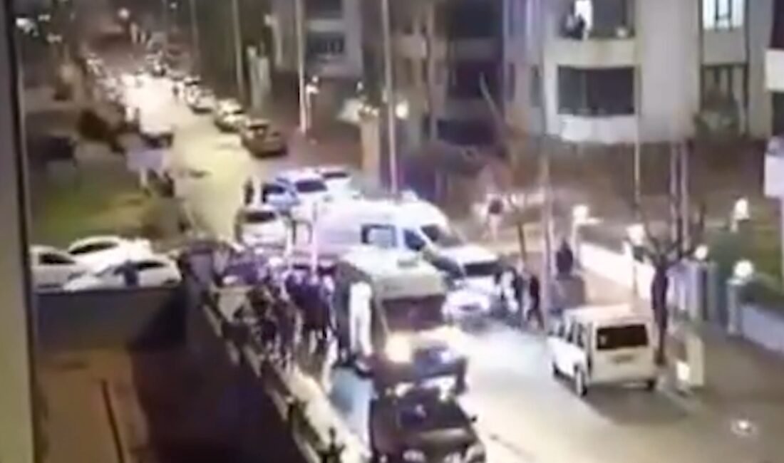 Ömer ŞULUL/ŞANLIURFA, (DHA)- ŞANLIURFA'da Ali Badıllı (45), sokak ortasında tartıştığı