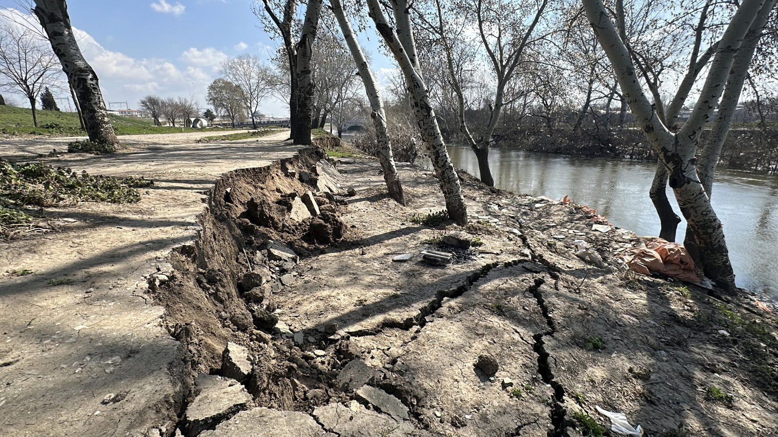 Olgay GÜLER-Umut IŞIK/EDİRNE, (DHA)-EDİRNE'de son yağışlar ve Bulgaristan'ın barajlardan su