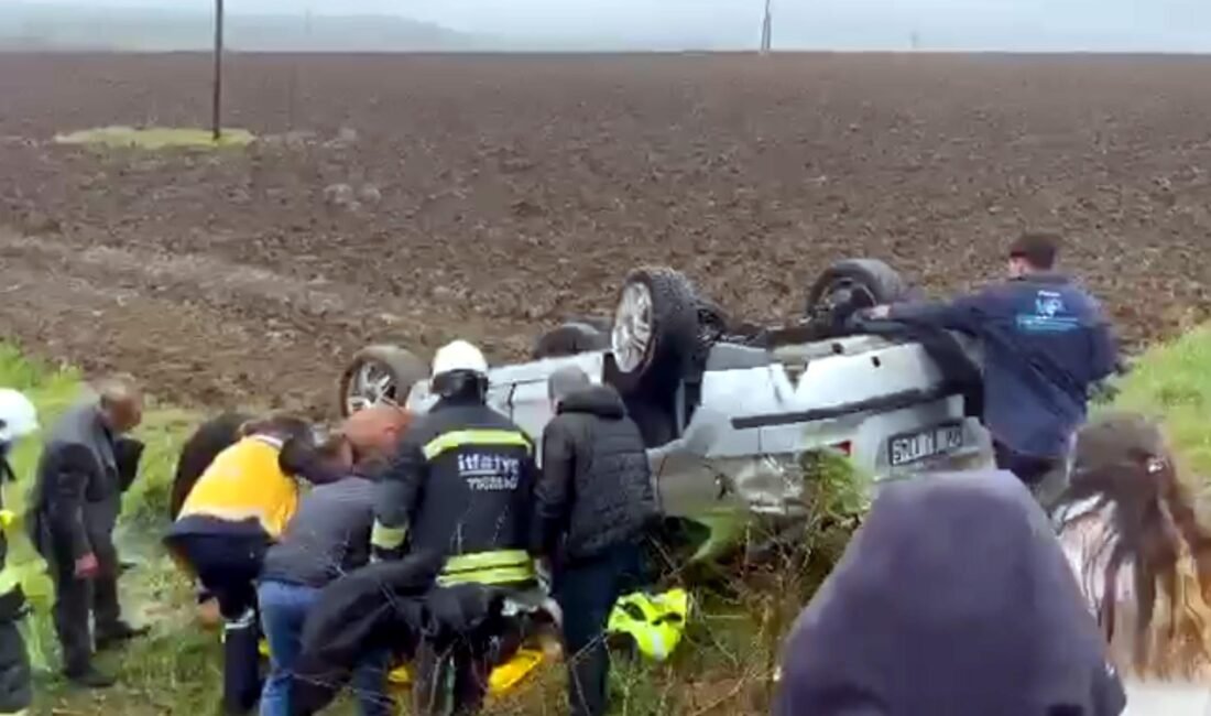 Murat YAYIN/MALKARA(Tekirdağ),(DHA)-TEKİRDAĞ'ın Malkara ilçesinde sürücüsünü kontrolü yitirdiği otomobilin takla atıp,