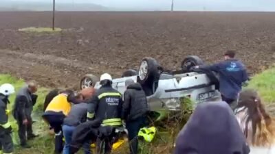 Murat YAYIN/MALKARA(Tekirdağ),(DHA)-TEKİRDAĞ'ın Malkara ilçesinde sürücüsünü kontrolü yitirdiği otomobilin takla atıp,