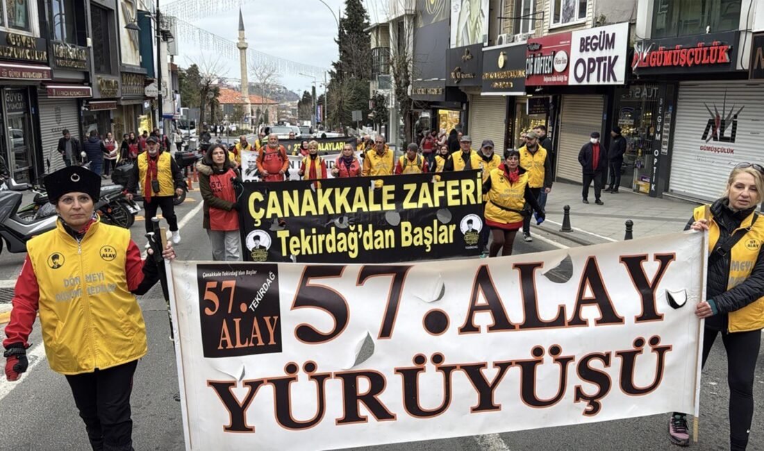 Tekirdağ’dan Çanakkale’ye ’57’nci Alay Vefa Yürüyüşü’ başladı Abdullah YALÇIN/TEKİRDAĞ, (DHA)-ÇANAKKALE Savaşları'nda destan yazan 57'nci Alay anısına düzenlenen
