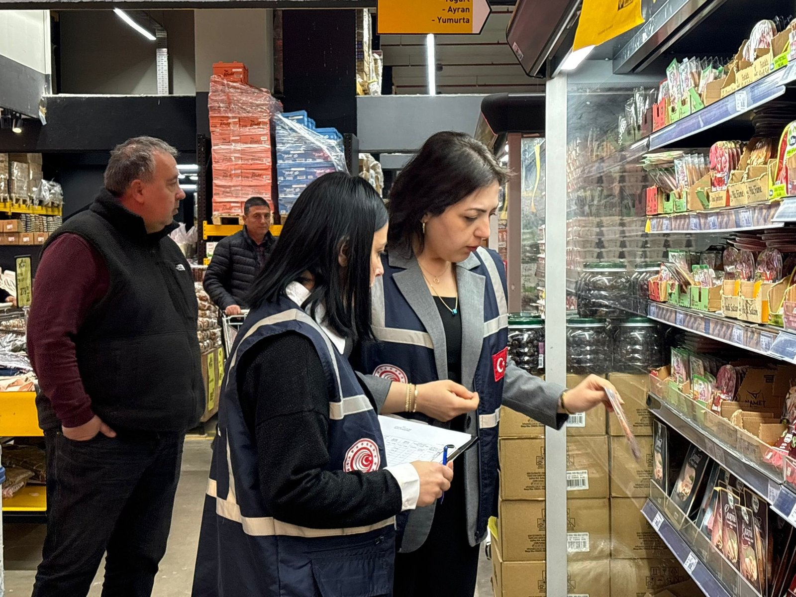 Mikail KARAMAN/ANKARA, (DHA)- ANKARA’da Ticaret Bakanlığı ekipleri, Ramazan Bayramı öncesi