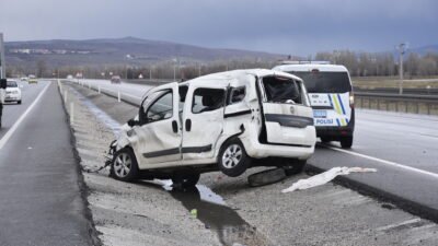 Mikail ÖZTÜRK/ULAŞ, (Sivas), (DHA)- SİVAS'ın Ulaş ilçesinde karşı yöne geçip